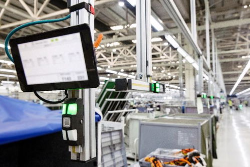 走進(jìn)世界級工廠，探尋北京奔馳智能低碳密碼與軟件開發(fā)新篇章